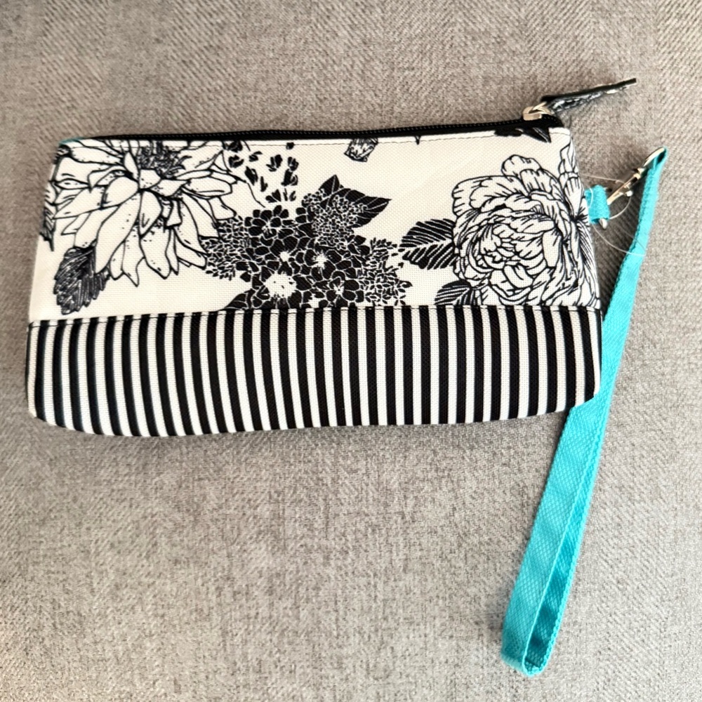 Glove It NEW Cosmetic Bag Makeup Wristlet - Picture 2 of 4